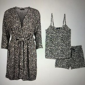 Rene Rofe Beige Leopard Robe and short pajamas-M